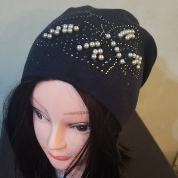 Rhinestone pearl butterfly Raccoon pompom Navy Hat - Picture 8 of 8